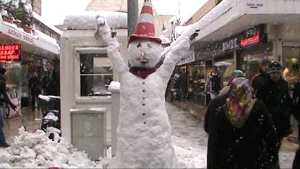 Özgecan Öldürülmesini Kardan Adam Yaparak Protesto Ettiler