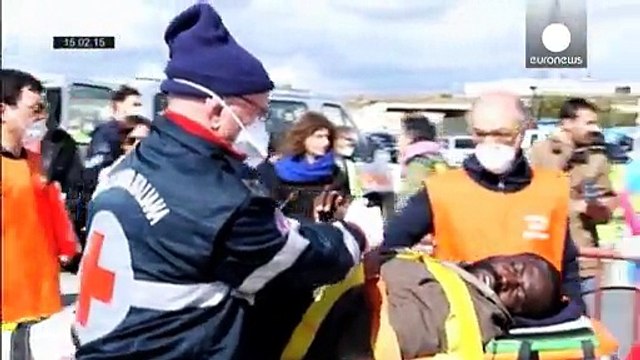 AB göçmen kurtarma operasyonunu yıl sonuna kadar uzattı