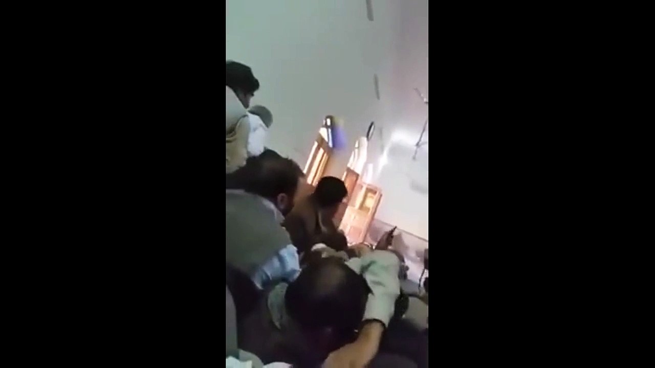 Peshawar- Video footage of gun and suicide attack on Shia Muslim mosque by Talib_HD