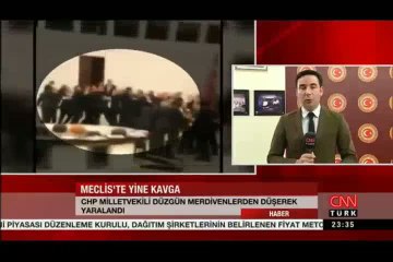 Meclis'te yine kavga çıktı... tekme ve yumruklar havada uçuştu