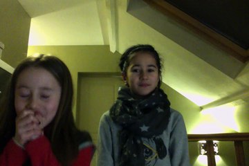 BIG SURPRISE, une maman annonce  à ses filles qu'elles vont voir le concert de VIOLETTA