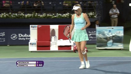 Cade la Pennetta, Wozniacki in semifinale