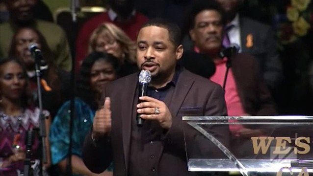 Pastor Smokie Norful My Tribute (To God Be the Glory) at Pastor Andrae Crouch Celebration of L... (Low)