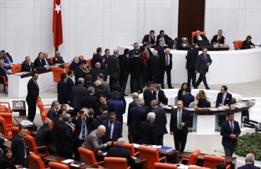 Muhalefet İç Güvenlik Paketi'ne Direniyor