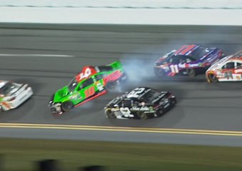 NASCAR - Crash during the Budweiser Duel