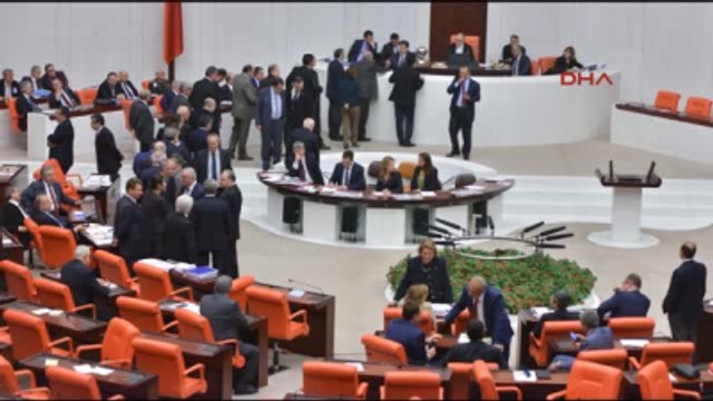 Muhalefet 'İç Güvenlik Paketi'nin Çıkmaması İçin Direniyor