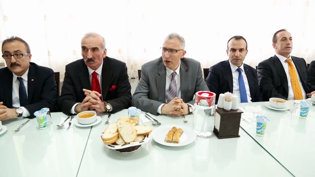 Pazar'da a. adayları el ele verip güç birliği yaptı