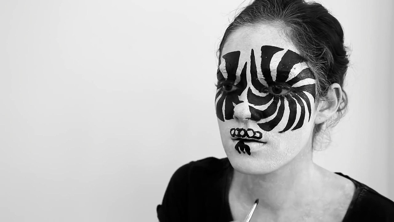 HALLOWEEN Transformation - easy | spooky | black'n white | daaruum