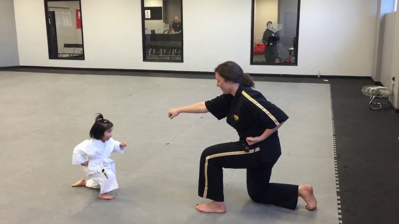 La karateka de 3 años es ya una estrella mundial