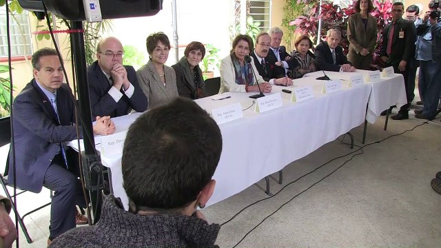 Enviados americanos falam de direitos humanos em Cuba