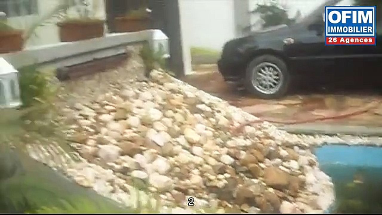 Location Maison / Villa ANTANANARIVO (TANANARIVE) - Madagascar - A louer une villa F5 dans un quartier calme disposant une vue magnifique sur les rizières et un beau jardin, située à Manerinerina Ambohibao.