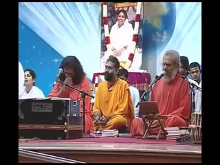 Amma's Bhajan - Narayana Hari Narayana Hari