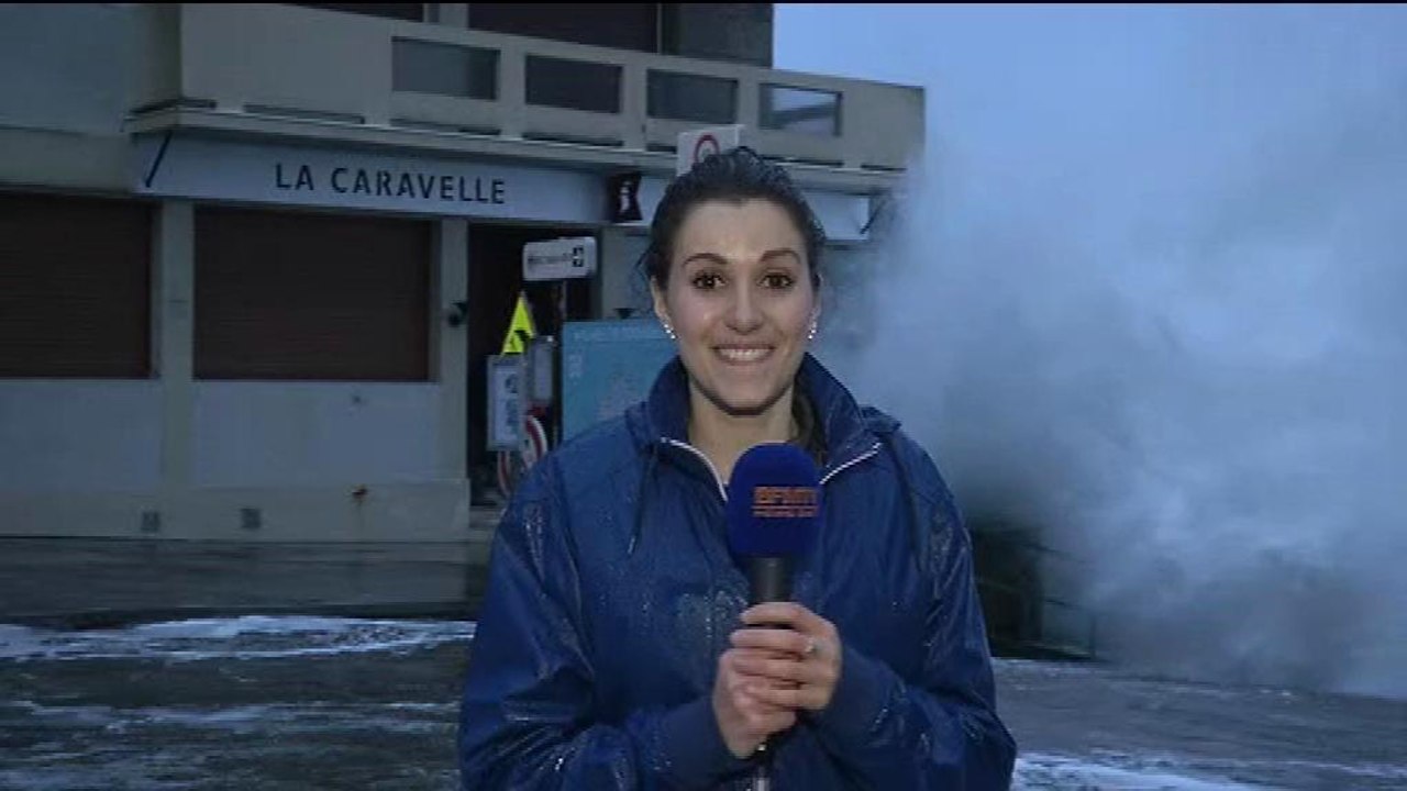 20 février 2015- Grandes marées: des vagues énormes à Saint-Malo