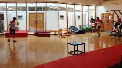 Salonda güzel hareketler