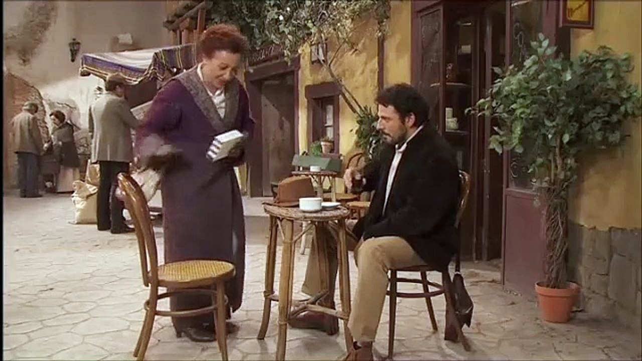 Capitulo 739-740 Conrado y Aurora se reencuentran en mitad de la plaza tras el regreso del teatro