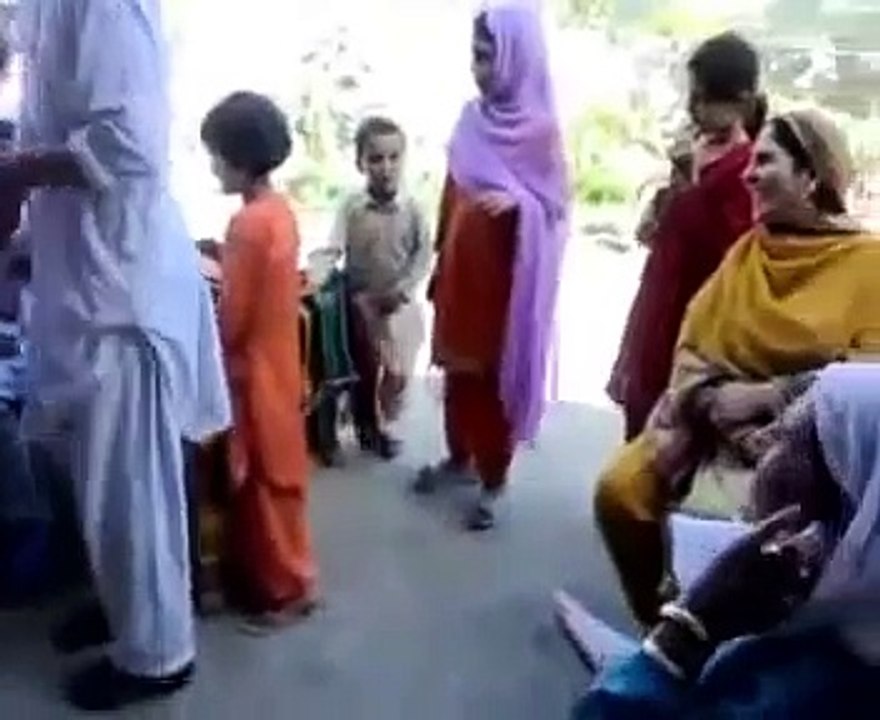 private mujra_pakistani_local_girls_dance (2)