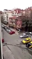 ‎Drone‬'u bakkala gönderip sigara aldıran Türk