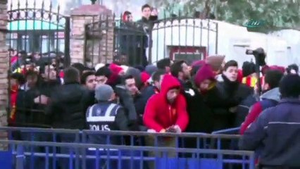 Maç bitti ortalık savaş alanına döndü