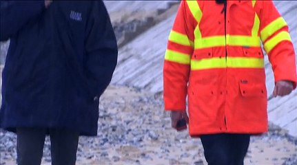 Sangatte : les services de l'Etat viennent inspecter la digue pendant les grandes marées