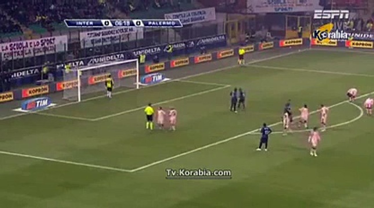 كيف قام زانيتي بمنع بالوتيلي من سرقة ركلة جزاء؟