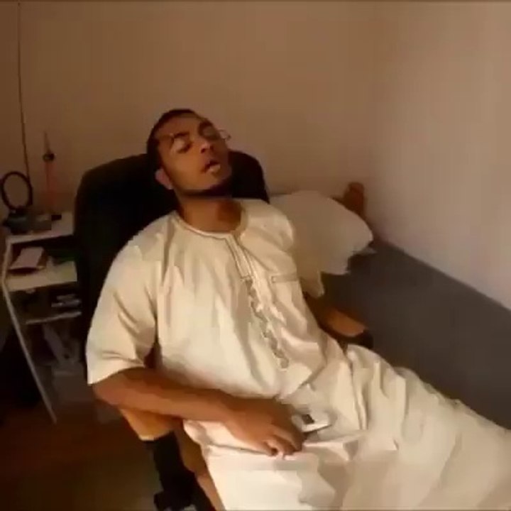 La réaction de ton père quand le directeur appelle chez toi !