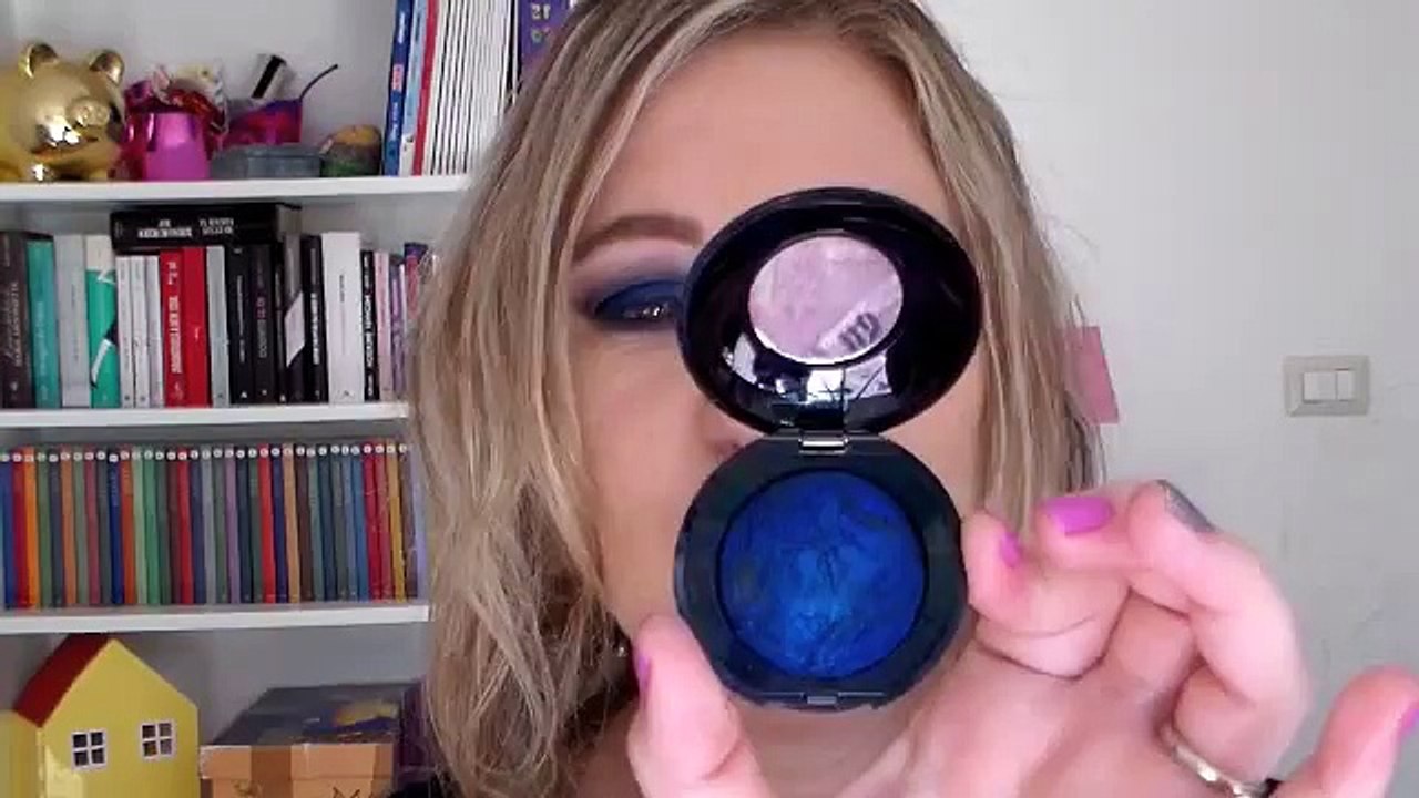 Makeup Tutorial - Blu Smokey eyes