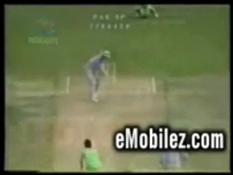 Aaqib Javed Slow Ball - Lovely Trick