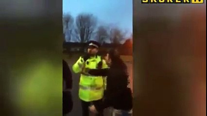 Beşiktaş Taraftarı İngiliz Polise Üçlü Çektirdi