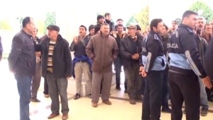 Tepki İçin Ürünlerini Sokağa Döktüler