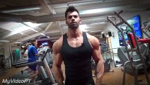 Sergi Constance Trains Shoulders