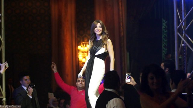 Nancy Ajram Christmas 2014 Ah We Noss