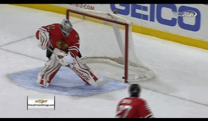 Blackhawks' Corey Crawford gives up terrible goal from center ice