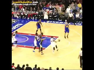 Rakip Oyuncuya Söver Gibi Smaç Basan Basketçi