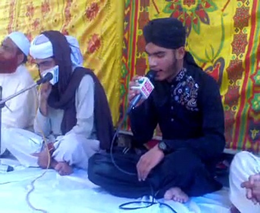 Amina ka laal aya naat by Muhammad Waqas Hussain Qadri