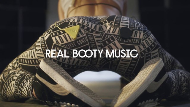 Faire de la batterie avec son boul' en dansant le Twerk. Booty drums