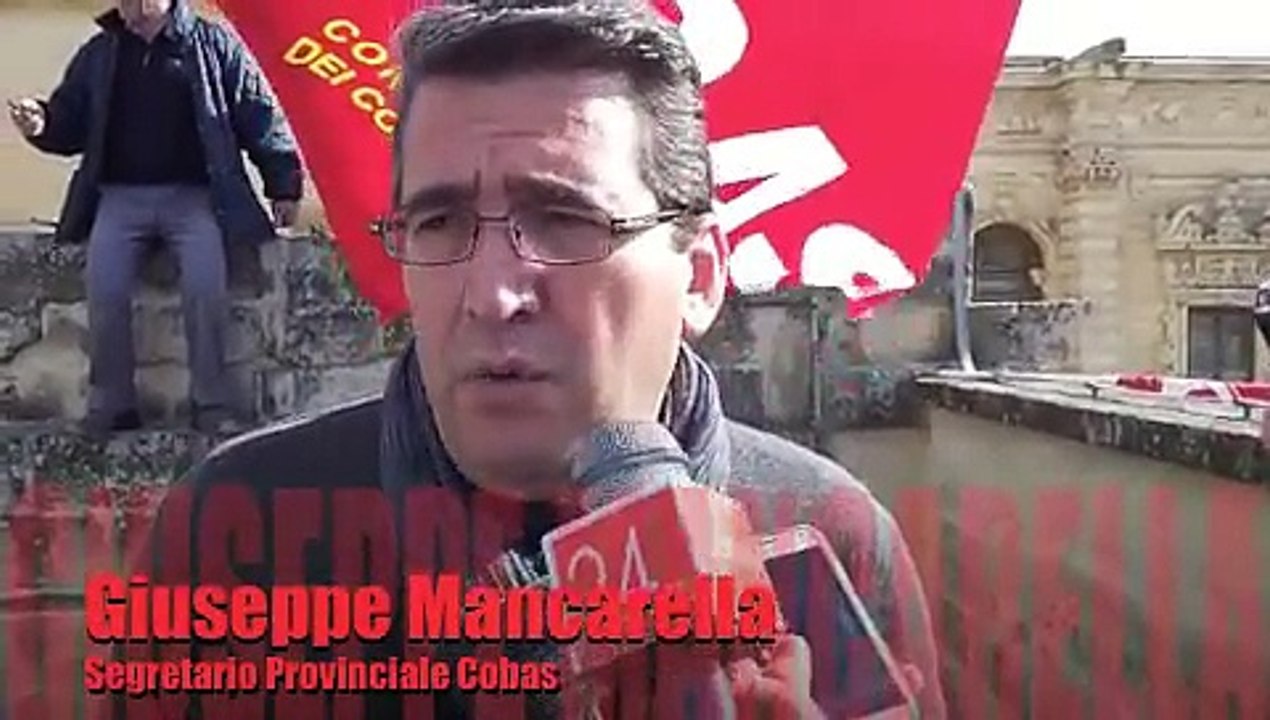 Protesta Alba Service, i lavoratori occupano Palazzo Adorno