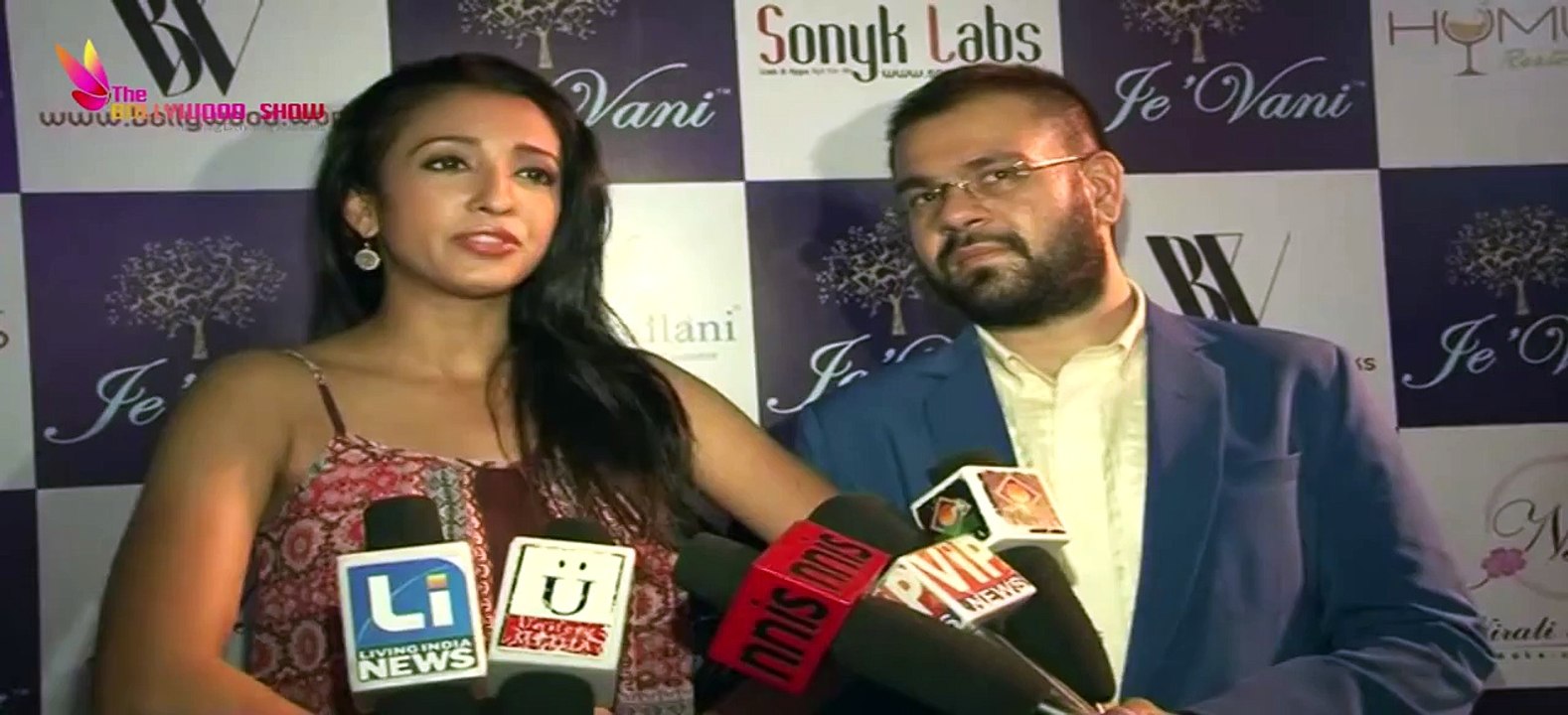 Model Iris Maity Visit at Jevani Avesh Dadlani store launch