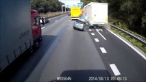 Crash impressionnant entre une voiture et un camion. La conductrice survit miraculeusement.