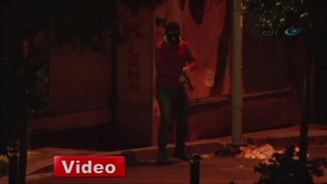 Göstericiler Polise Böyle Ateş Açmış