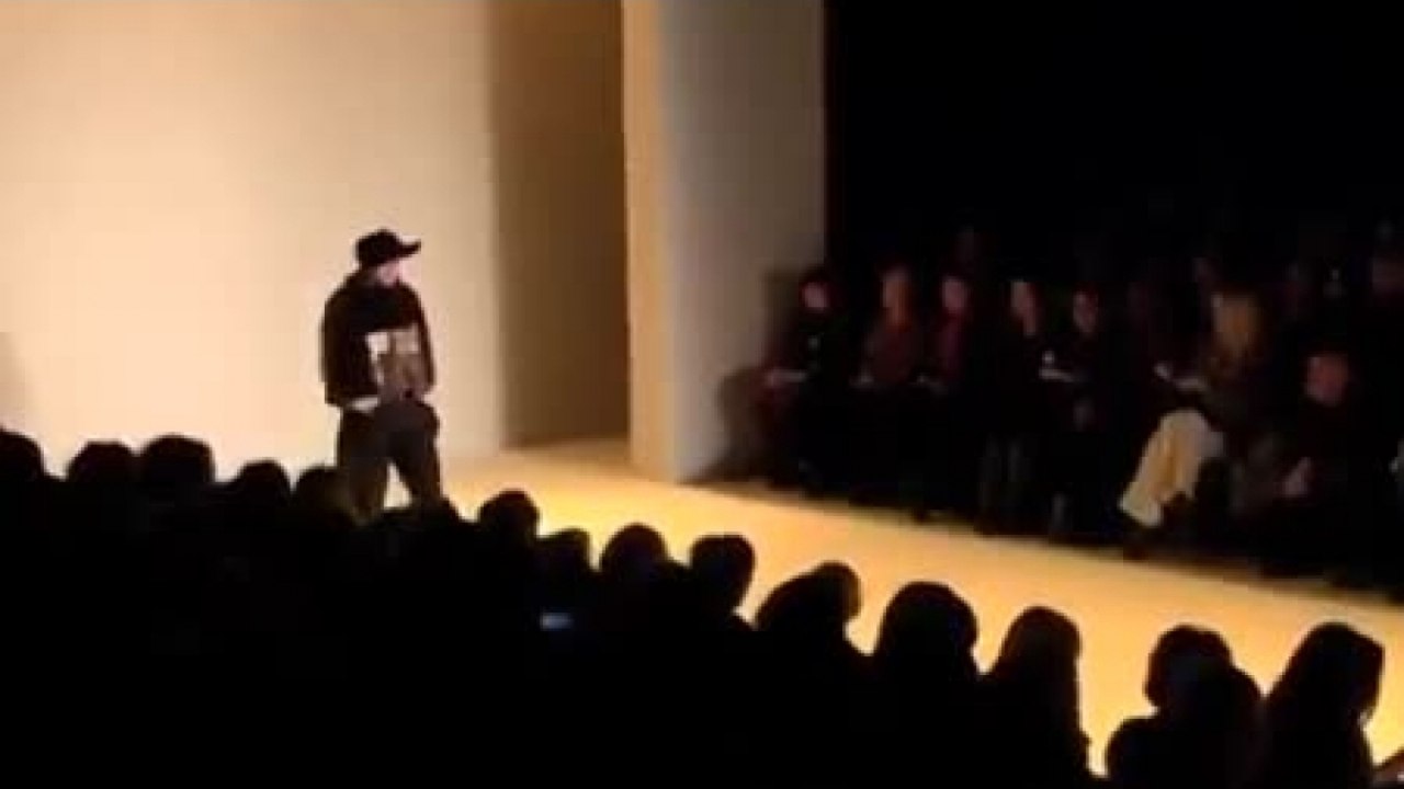 CAROLINA HERRERA Autumn Winter 2010 2011 London by Fashion Channel