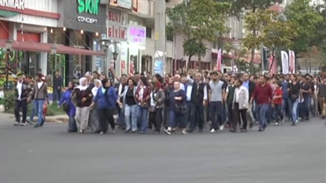 Zümrüt: Kobani'de Direniş Sürdüğü Müddetçe Bu Kentte de Direniş Devam Edecektir