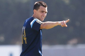 Mouche enaltece Prass e Valdivia, mas divide os méritos com grupo