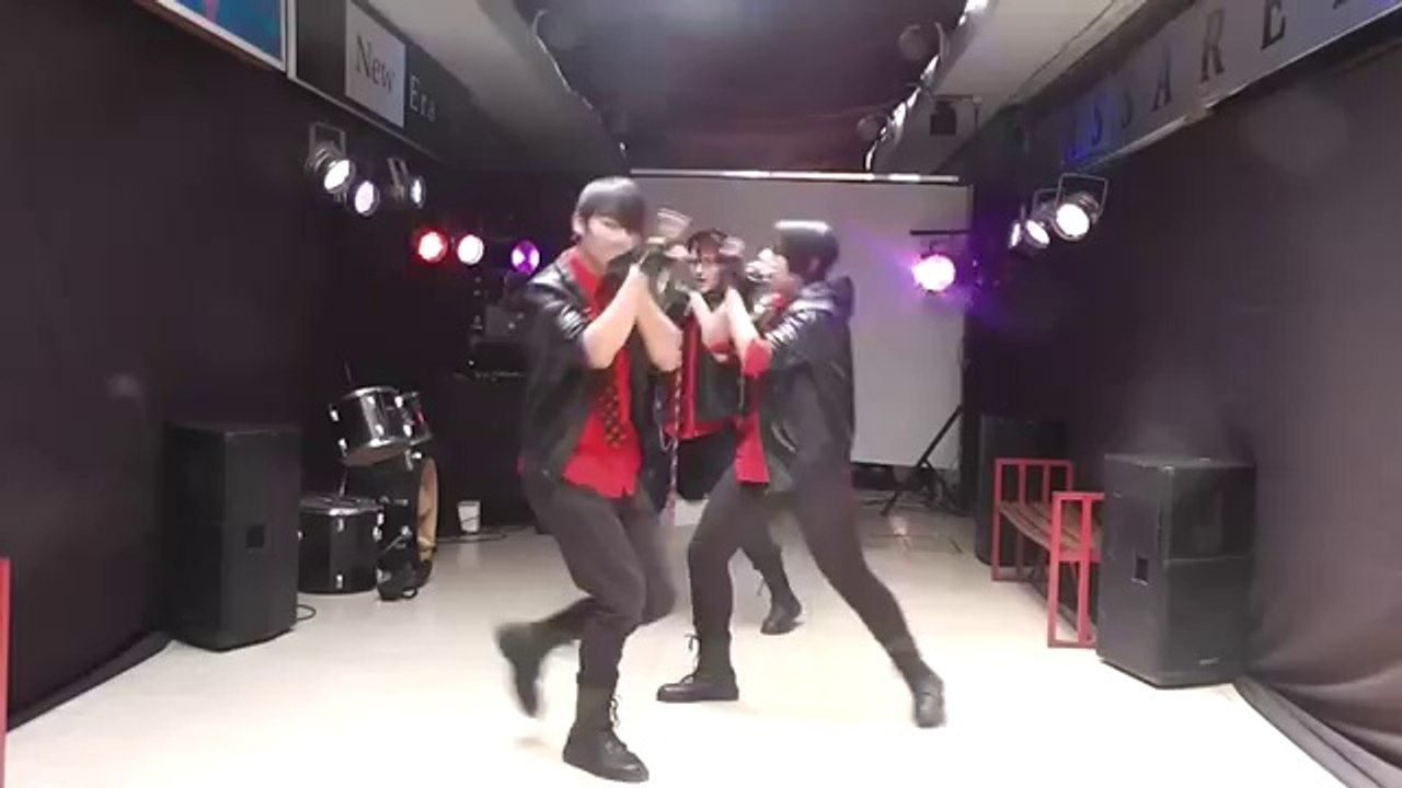 (Doki Doki Boys) BabyMetal headbanger en AKIHABARA CENTER 2014