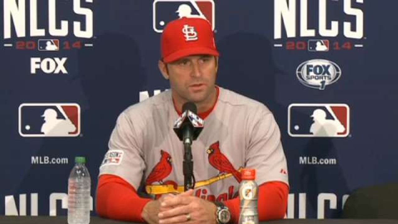 Giants Stun Cards in 10, Take 2-1 Lead