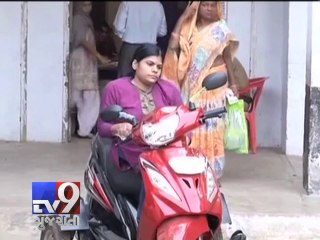 Télécharger la video: Haryana Assembly Polls: Physically challenged throng voting booths to cast franchise - Tv9 Gujarati