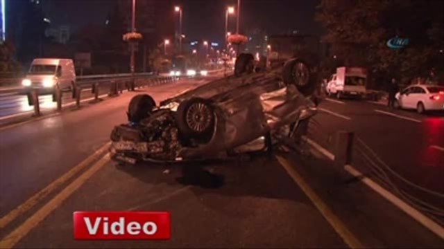 Takla Atan Araç Metrobüs Yoluna Girdi