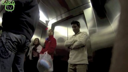 Asansörde Osurma Şakası