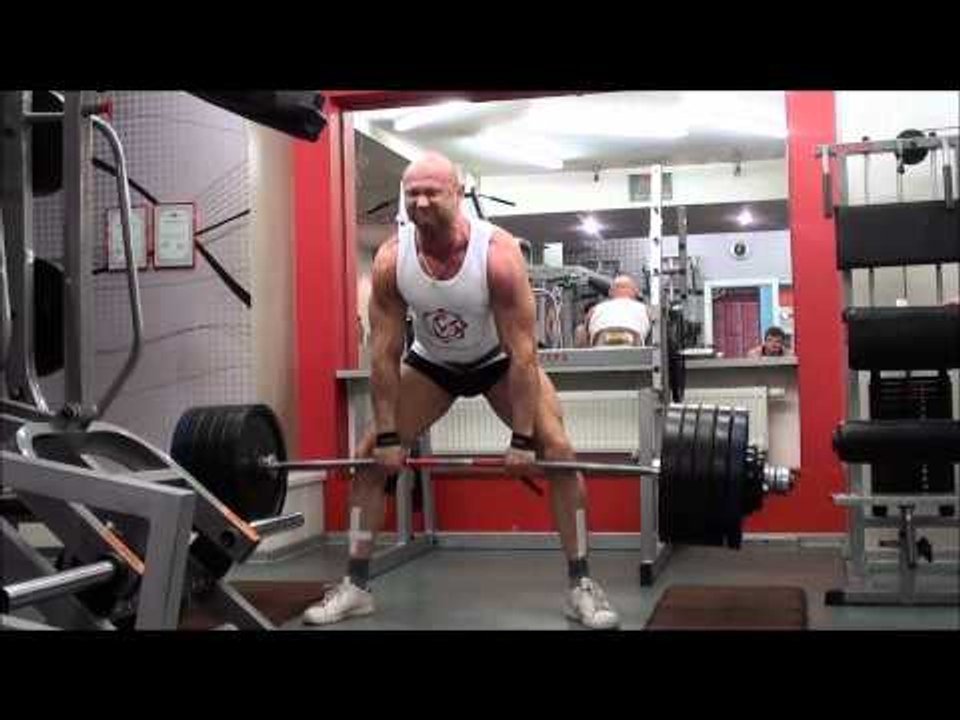 Как накачать ноги и ягодицы - 589. Становая тяга 240 на 1 без лямок. 240 кг на 2 с лямками.