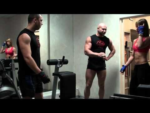 Тренировка мышц в зале - Тренировка рук. Как накачать бицепс и трицепс. Часть 1