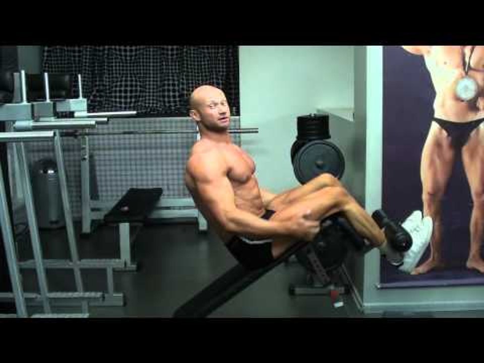 Как накачать пресс - живот - № 345. Подъемы корпуса на римском стуле
